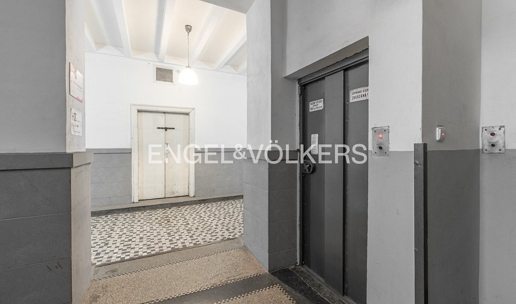 Pronájem kanceláře 217 m², Praha – náhled fotky 2