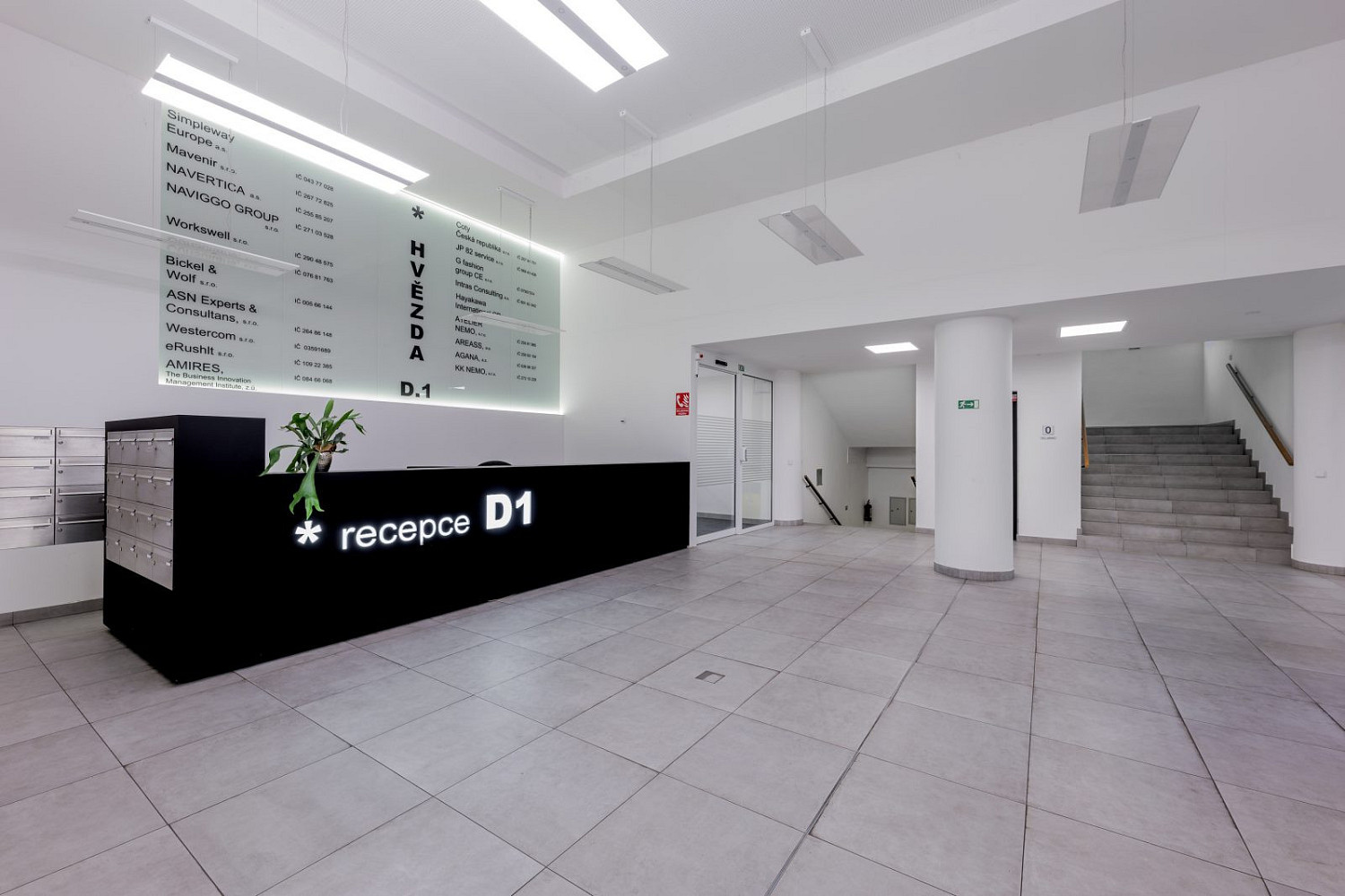Pronájem kanceláře 700 m² – fotografie 2