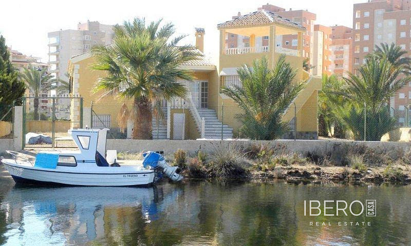 Prodej domu 395 m² s pozemkem 1 361 m²