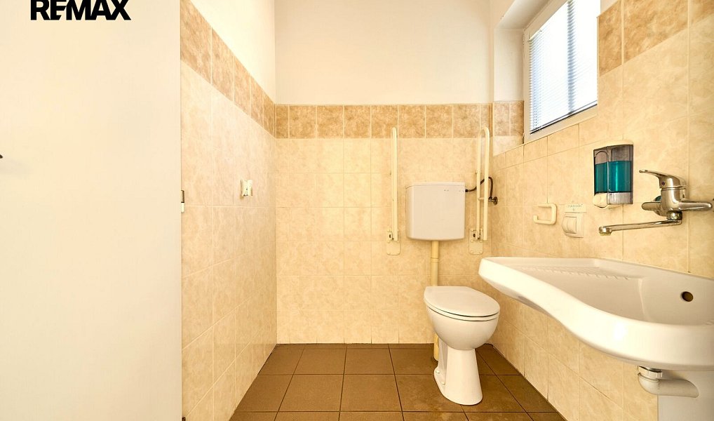 Prodej kanceláře 288 m², Hradec Králové – náhled fotky 5