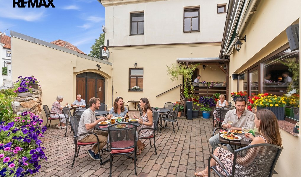 Prodej ubytovacího objektu 370 m², Písek – náhled fotky 5