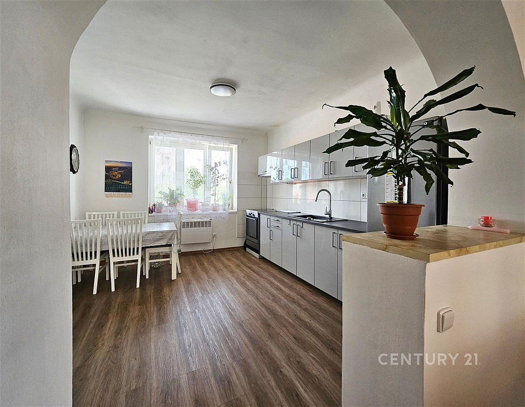 Prodej komerčního objektu (jiného typu) 472 m²