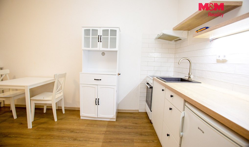 Prodej bytu 1+kk 25 m², Jindřichův Hradec – náhled fotky 2