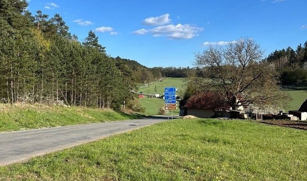 Prodej stavebního pozemku 3 287 m², Blansko – náhled fotky 2