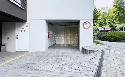 Prodej samostatné garáže 16m2, Praha 2 - Vinohrady, Perucká, Perucká, Praha 2 - Vinohrady