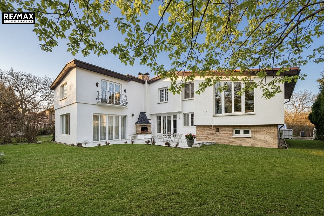 Prodej domu 355 m² s pozemkem 905 m²