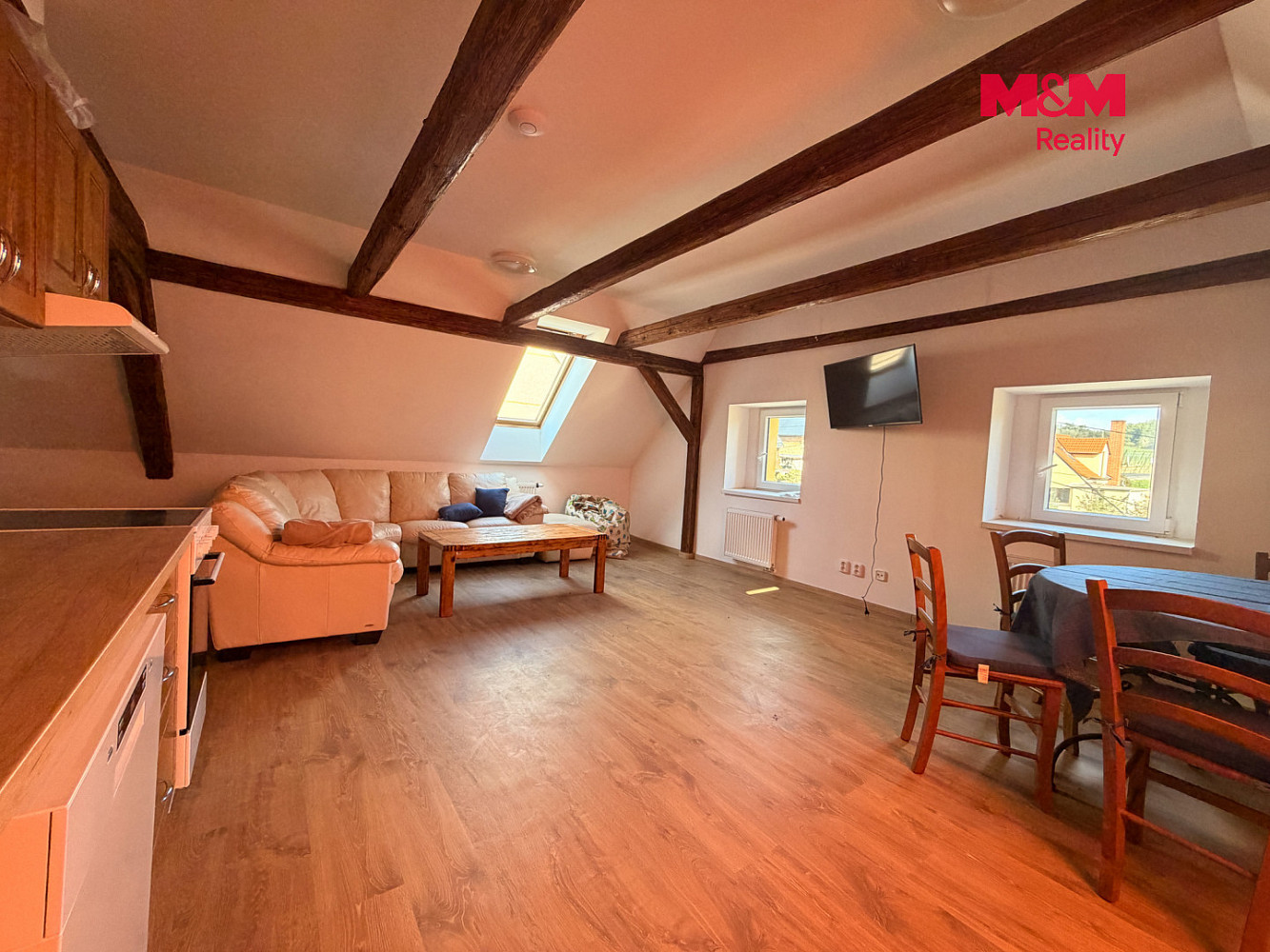 Pronájem podkrovního bytu 3+kk, 80 m2, Ostré u Úštěka. | Reality.iDNES.cz