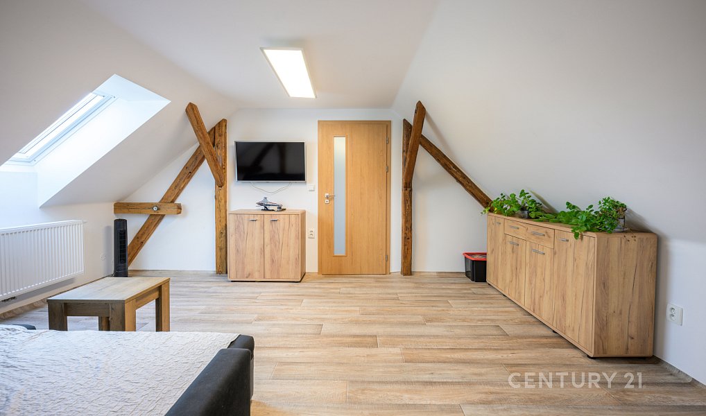 Prodej domu 180 m² s pozemkem 1 679 m², Červený Hrádek – náhled fotky 2