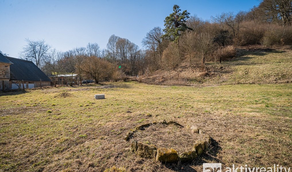 Prodej stavebního pozemku 5 862 m², Medonosy – náhled fotky 4