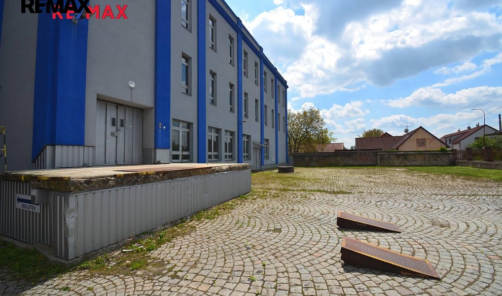 Pronájem výrobních prostor 1 422 m², Černožice – náhled fotky 2