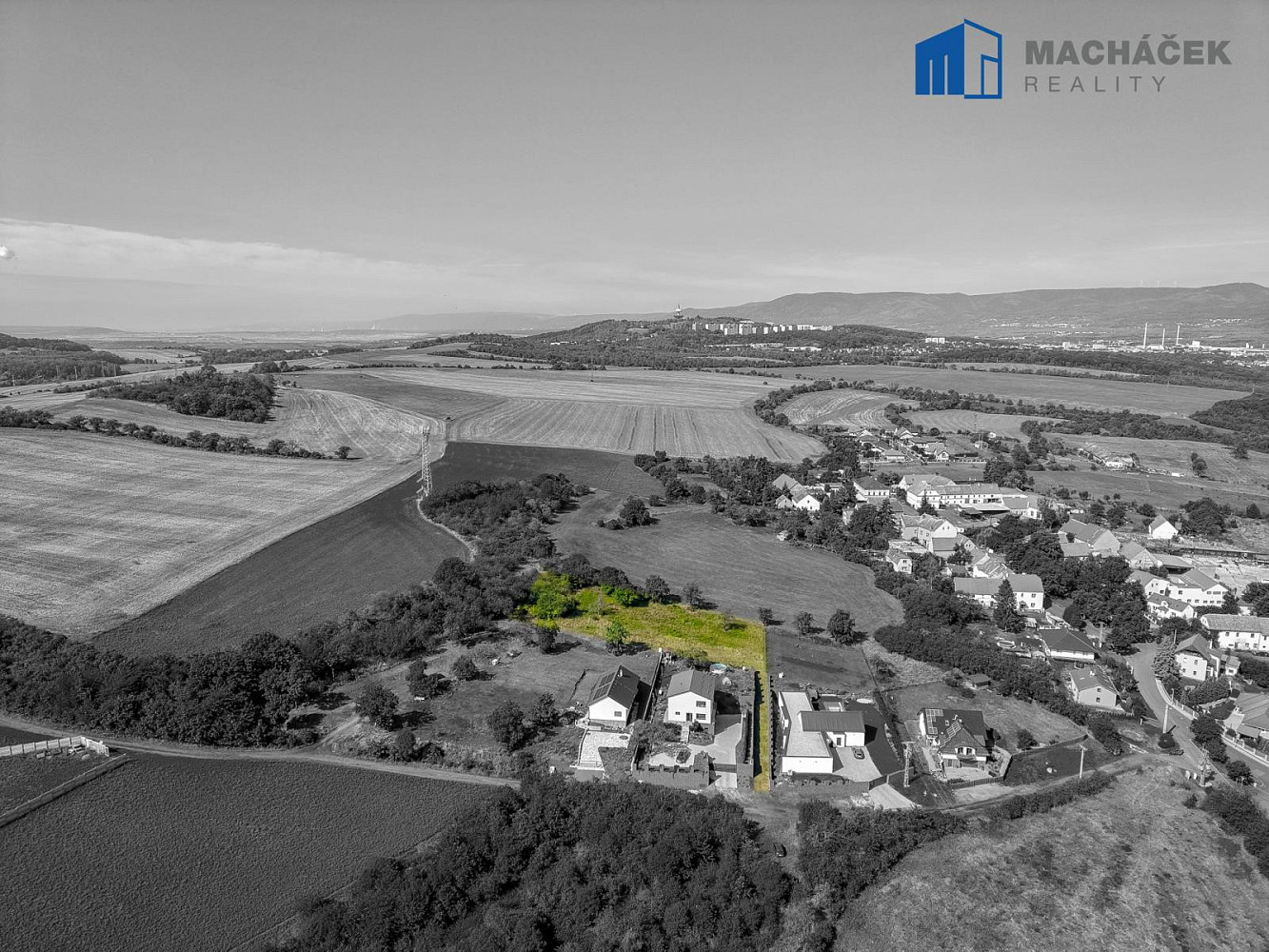 Prodej stavebního pozemku 3 240 m² – fotografie 5