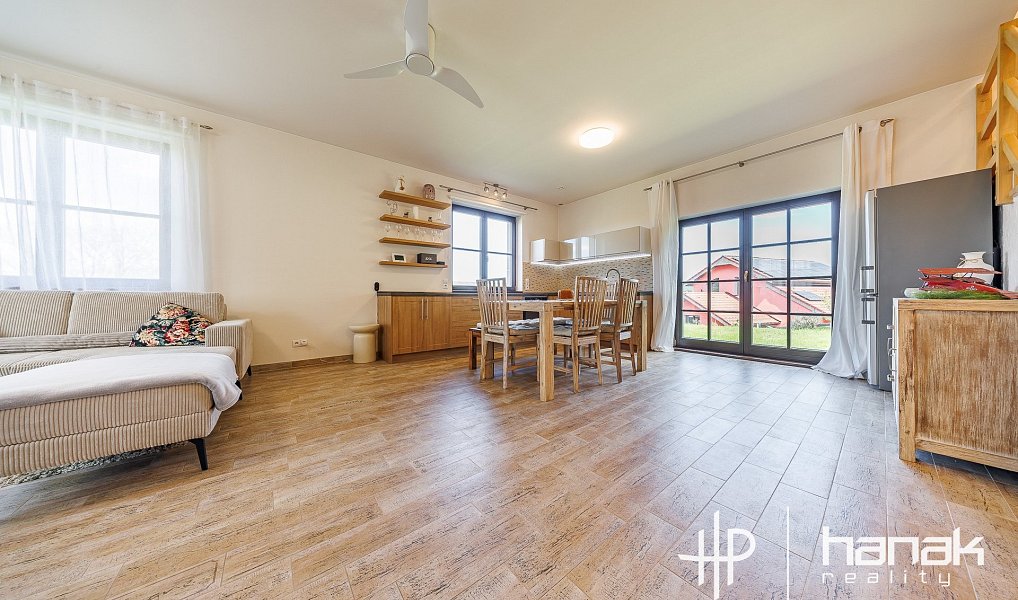 Prodej domu 170 m² s pozemkem 1 384 m², Oborná – náhled fotky 5