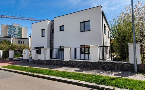 Prodej domu 186 m² s pozemkem 424 m², U družstva Tempo, Praha 4 - Lhotka