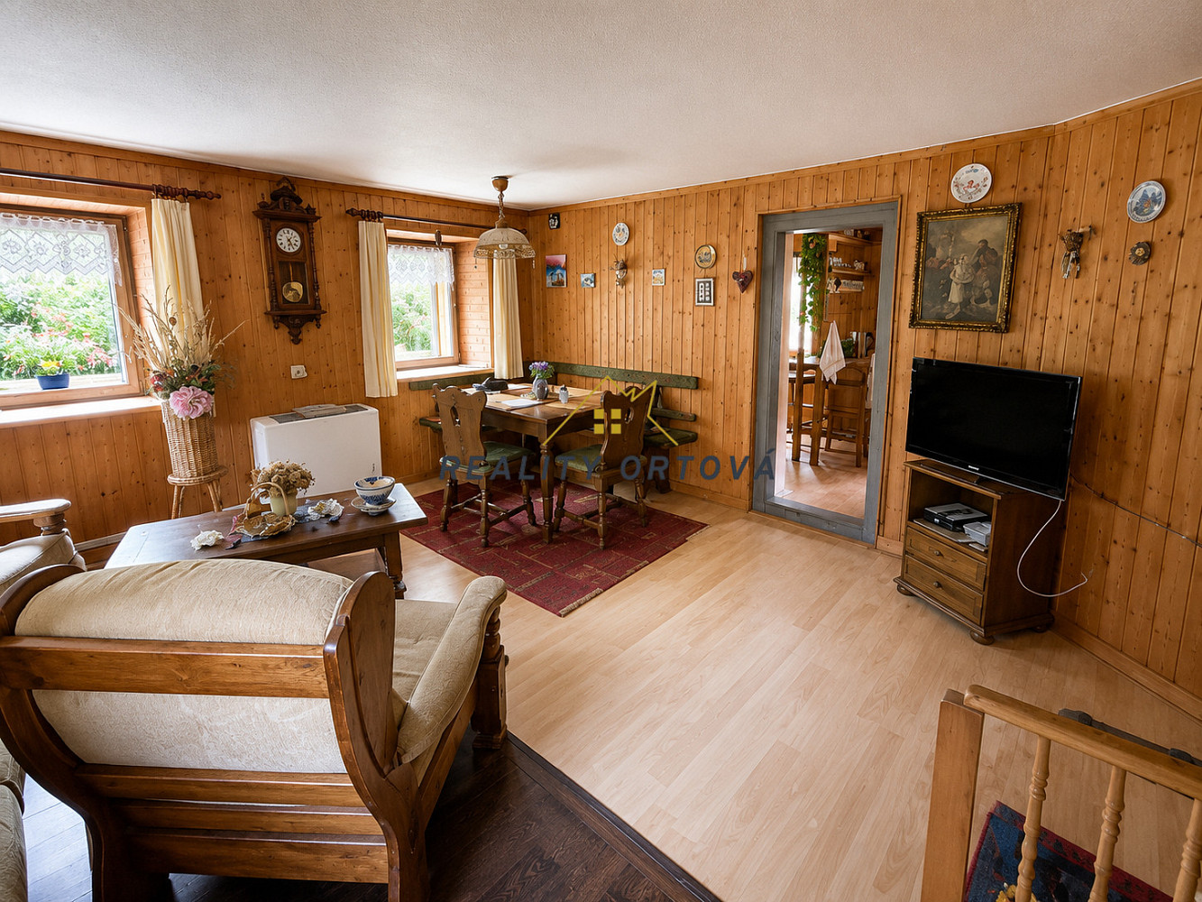 Prodej domu 180 m² s pozemkem 1 830 m²