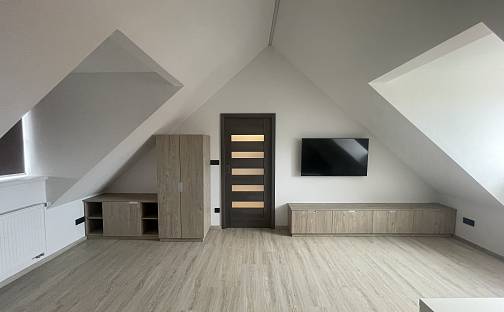 Pronájem bytu 1+1 46 m², Chrudim - Vlčnov