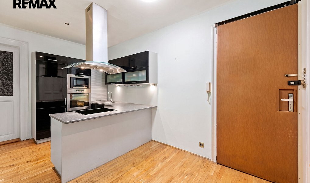 Prodej bytu 3+1 80 m², Praha – náhled fotky 25