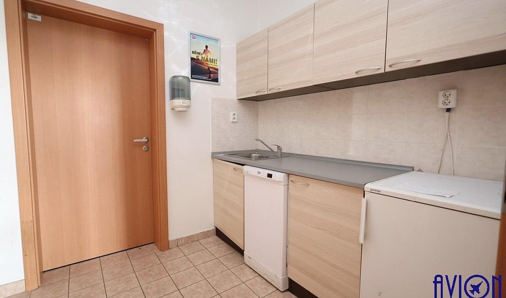 Pronájem kanceláře 400 m², Praha – náhled fotky 10