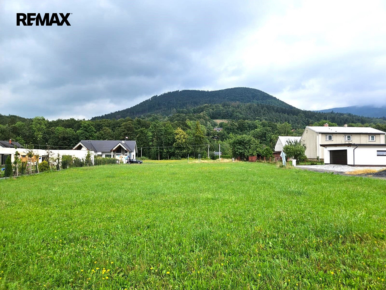 Prodej stavebního pozemku 2 158 m²