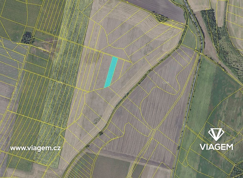 Pole 3 474 m², Podíl 25 % o výměře 869 m² – pohled 4