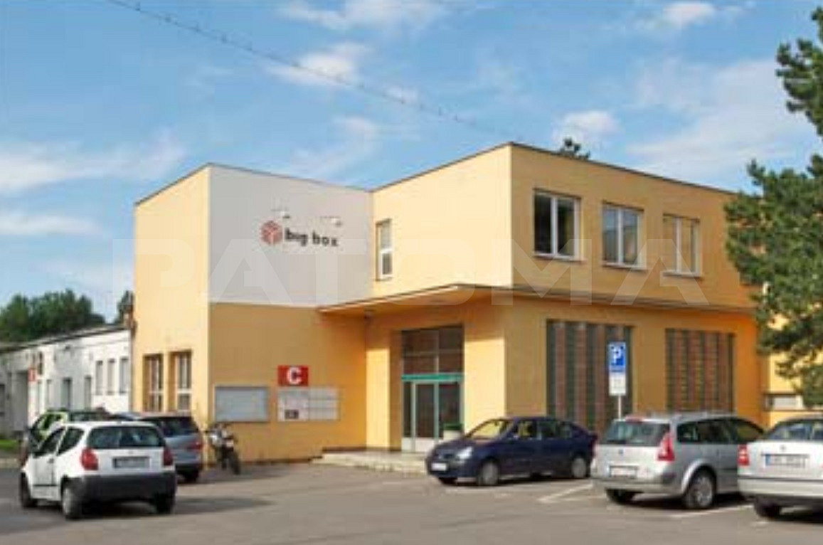 Pronájem skladovacích prostor 745 m²