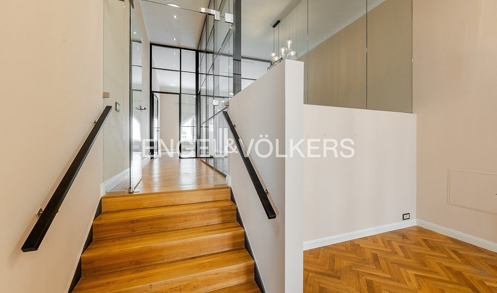 Pronájem bytu 6+kk 210 m², Praha – náhled fotky 10