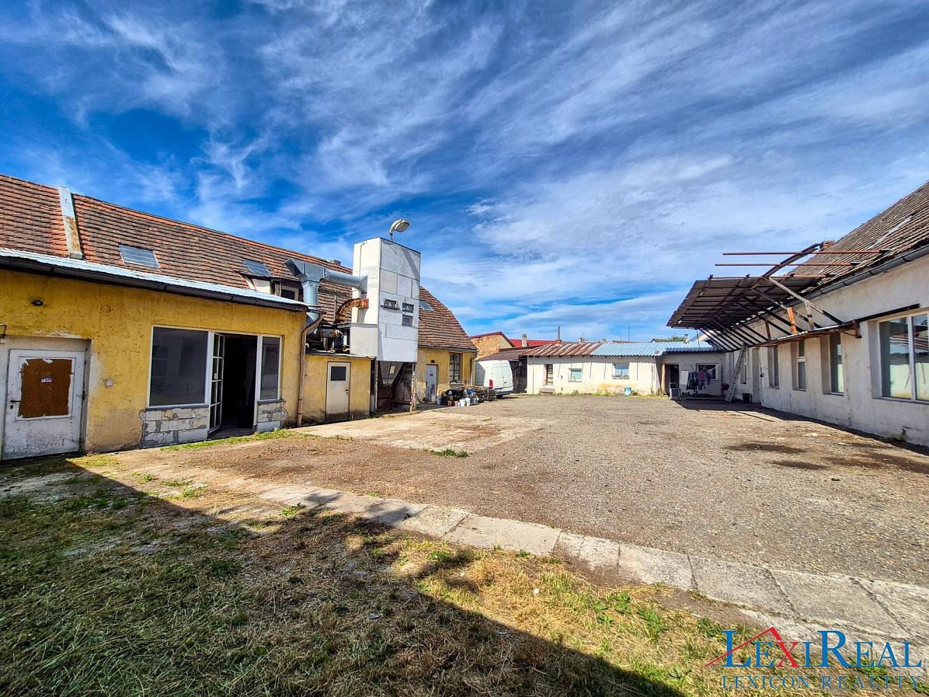 Prodej výrobních prostor 1 980 m² – fotografie 2