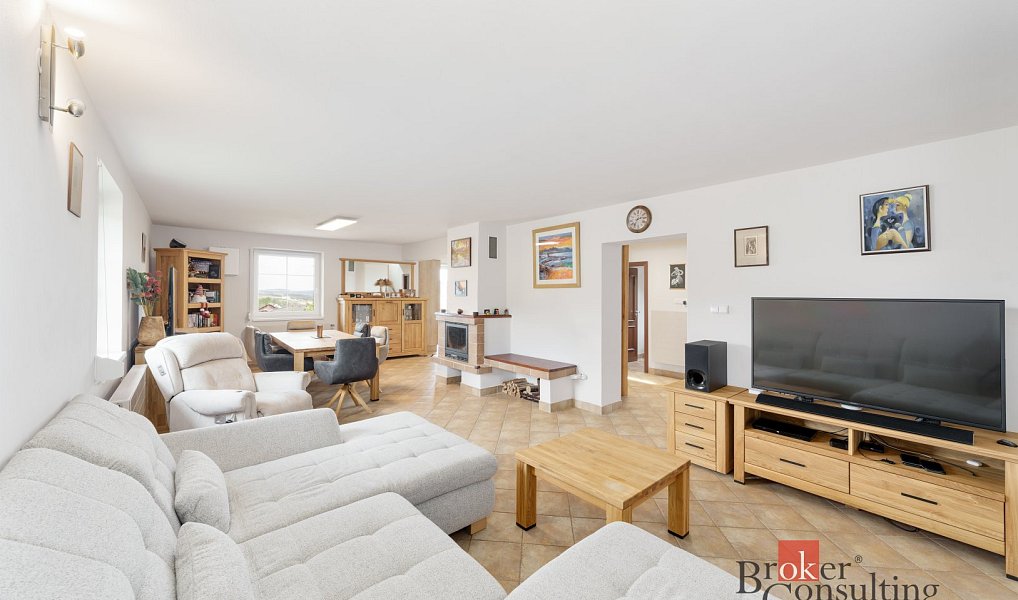 Prodej domu 239 m² s pozemkem 1 179 m², Nový Knín – náhled fotky 4