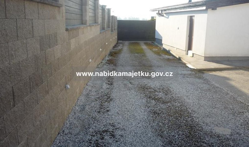 Prodej domu 767 m² s pozemkem 2 143 m², Drahňovice – náhled fotky 12