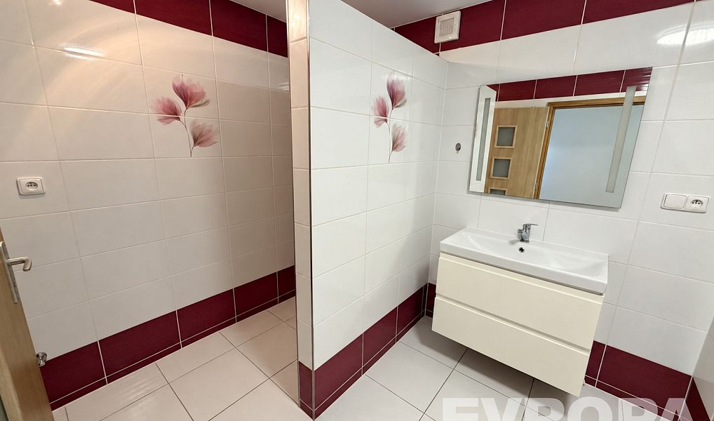 Prodej domu 205 m² s pozemkem 708 m², Lnáře – náhled fotky 8