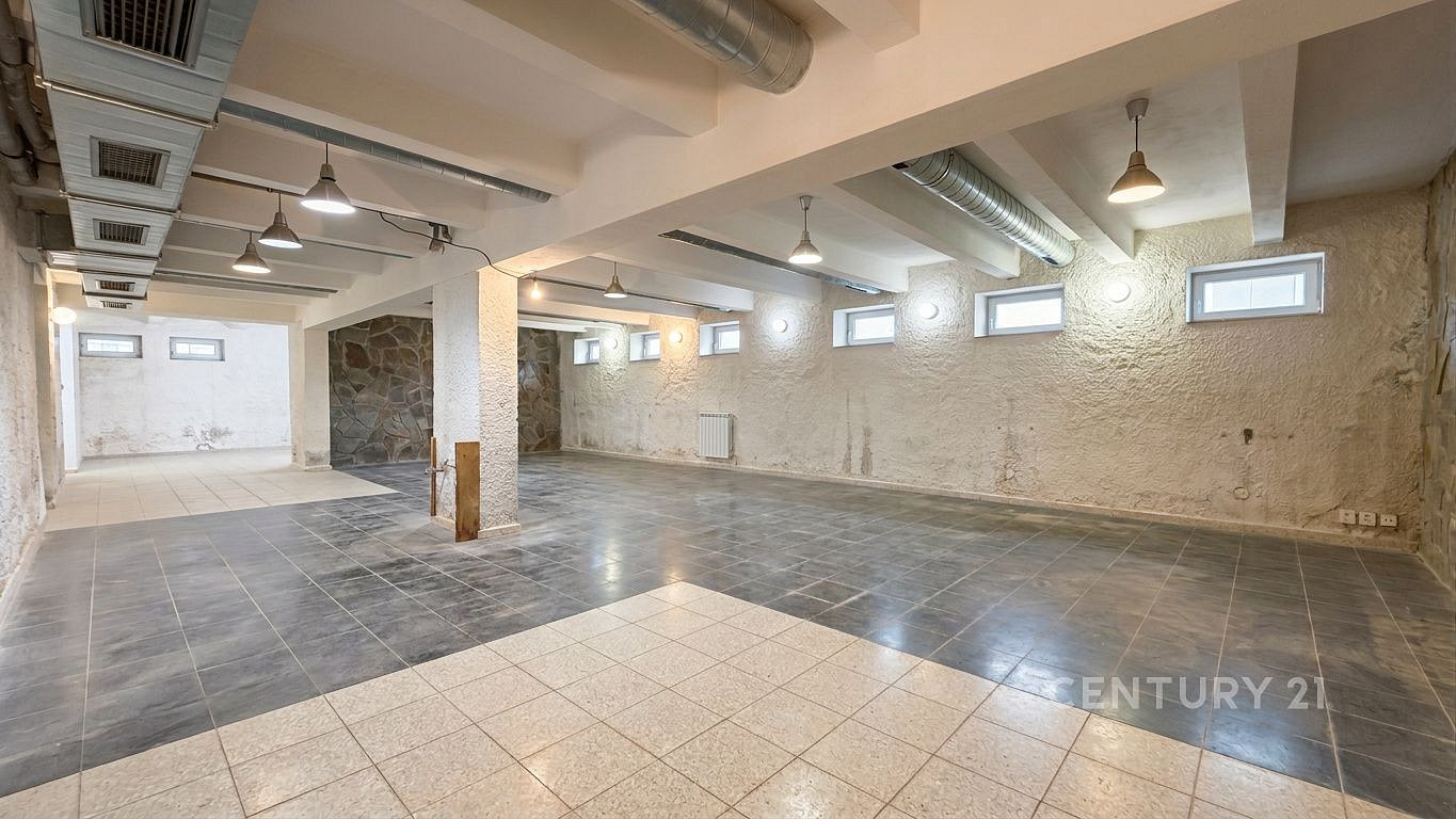 Pronájem obchodních prostor 140 m² — photo 3