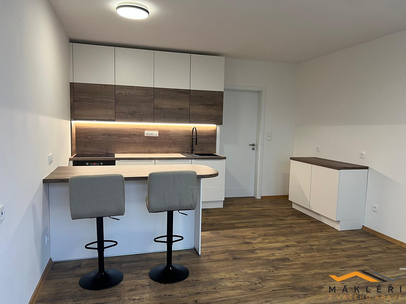 Pronájem bytu 2+kk 50 m² – pohled 2
