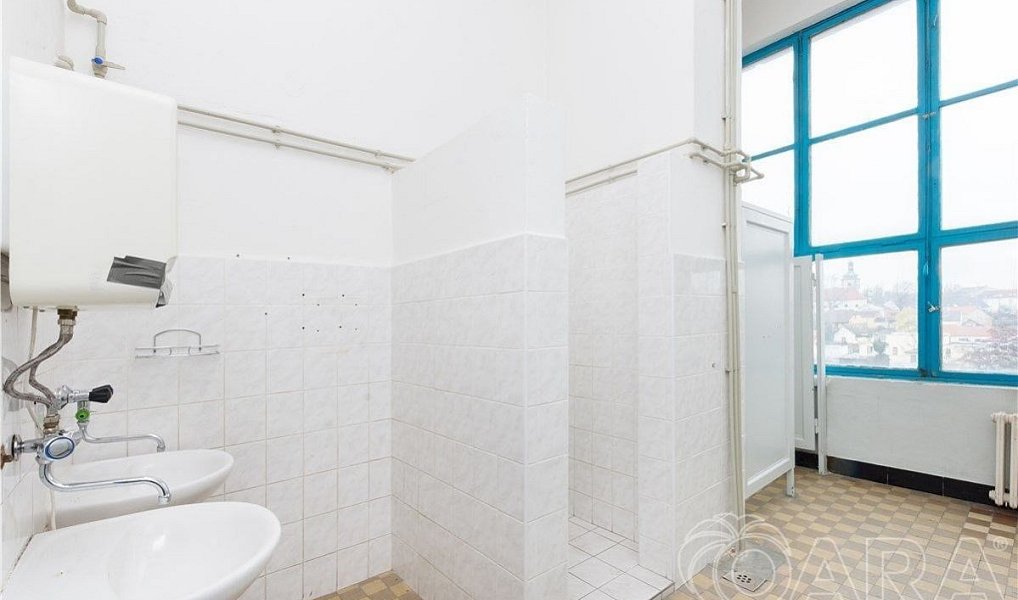 Pronájem skladovacích prostor 4 000 m², Písek – náhled fotky 8
