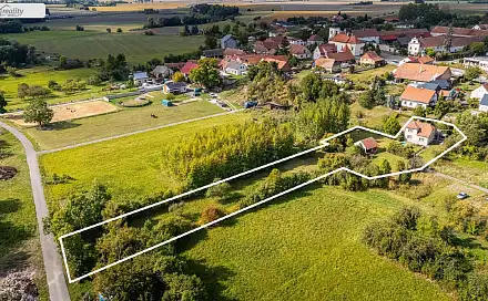 Prodej stavebního pozemku 3 765 m², Uhersko, okres Pardubice