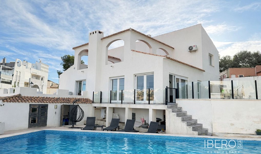 Prodej rodinného domu, 240 m², Villamartin