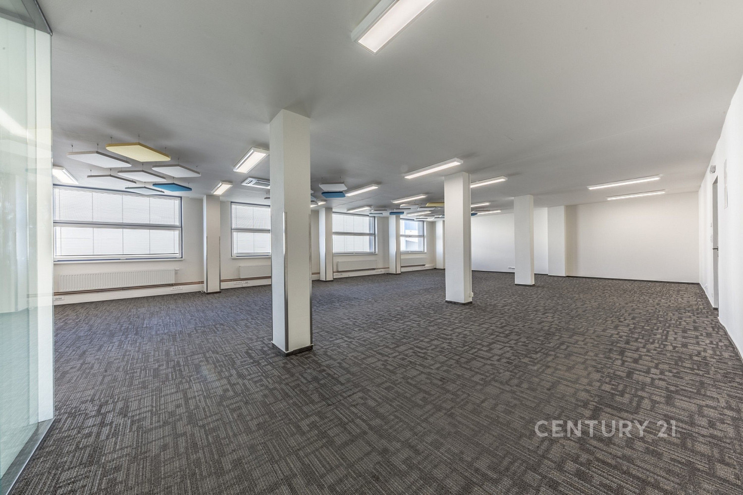 Pronájem kanceláře 66 m² – fotografie 2