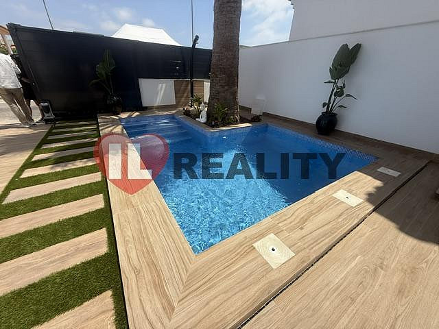 Prodej domu 174 m² s pozemkem 200 m²