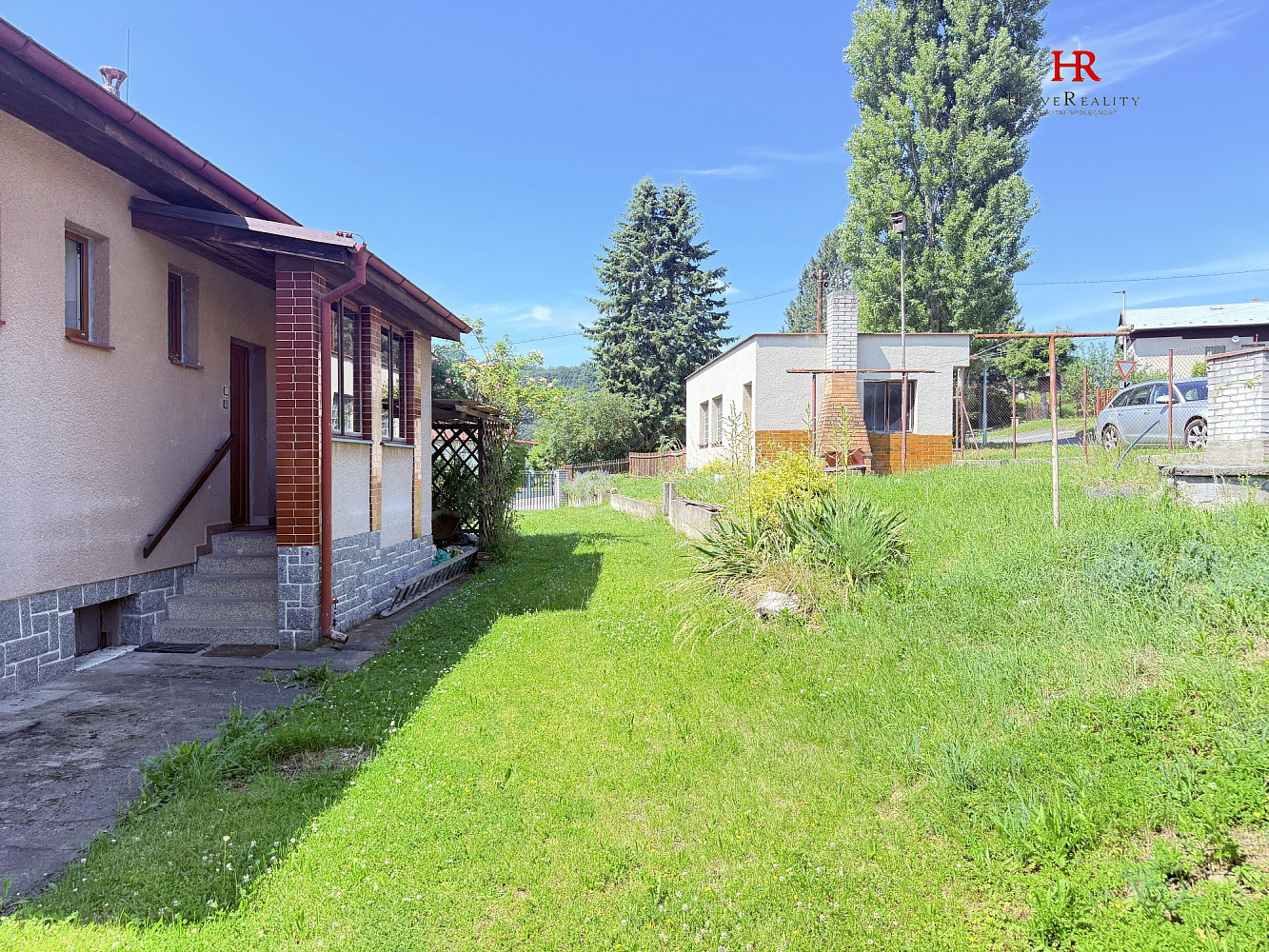 Prodej domu 220 m² s pozemkem 1 105 m² – fotografie 2
