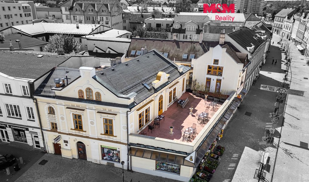 Prodej komerčního prostoru, 1143 m², Kladno