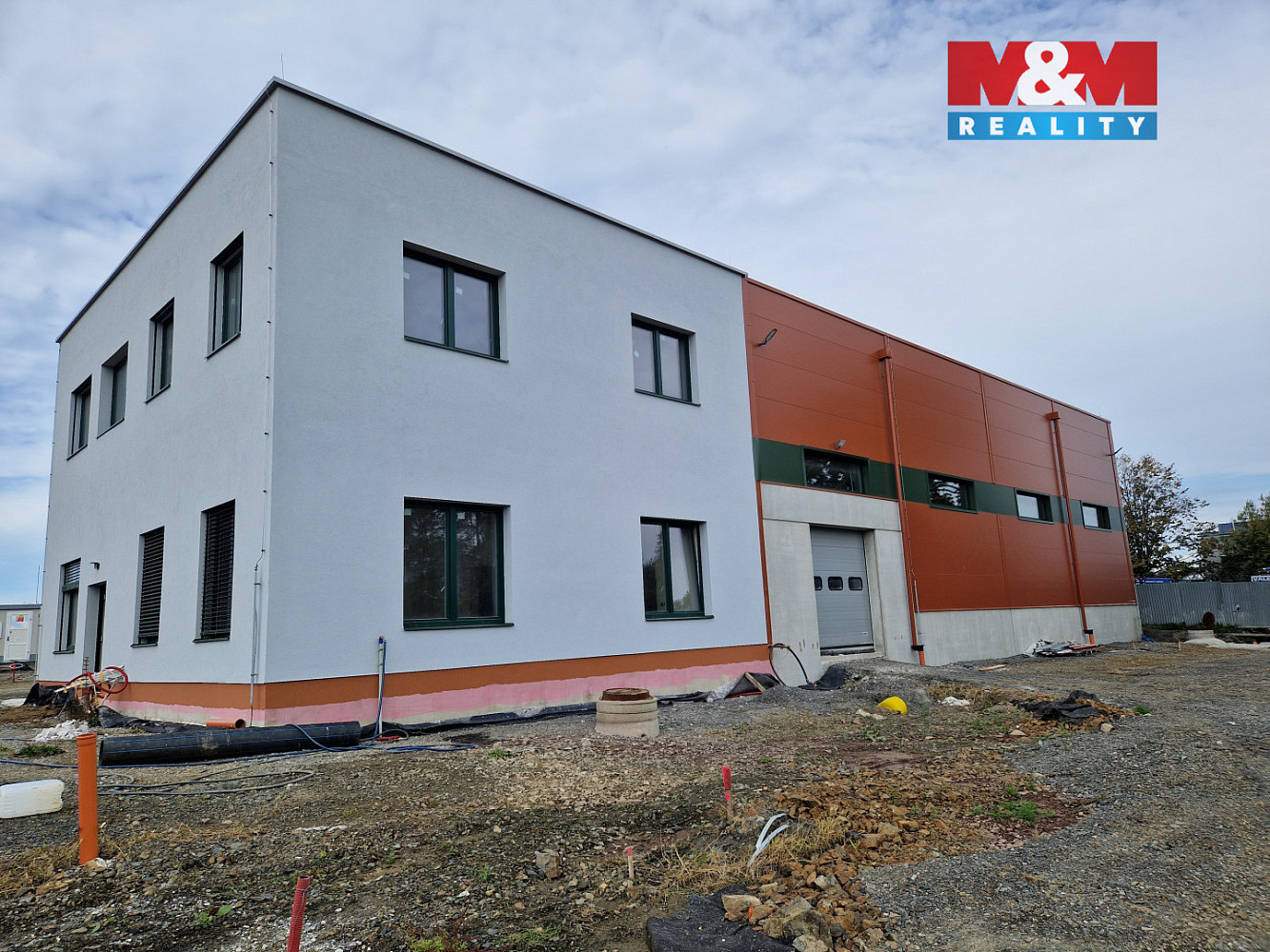 Pronájem skladovacích prostor 1 049 m²