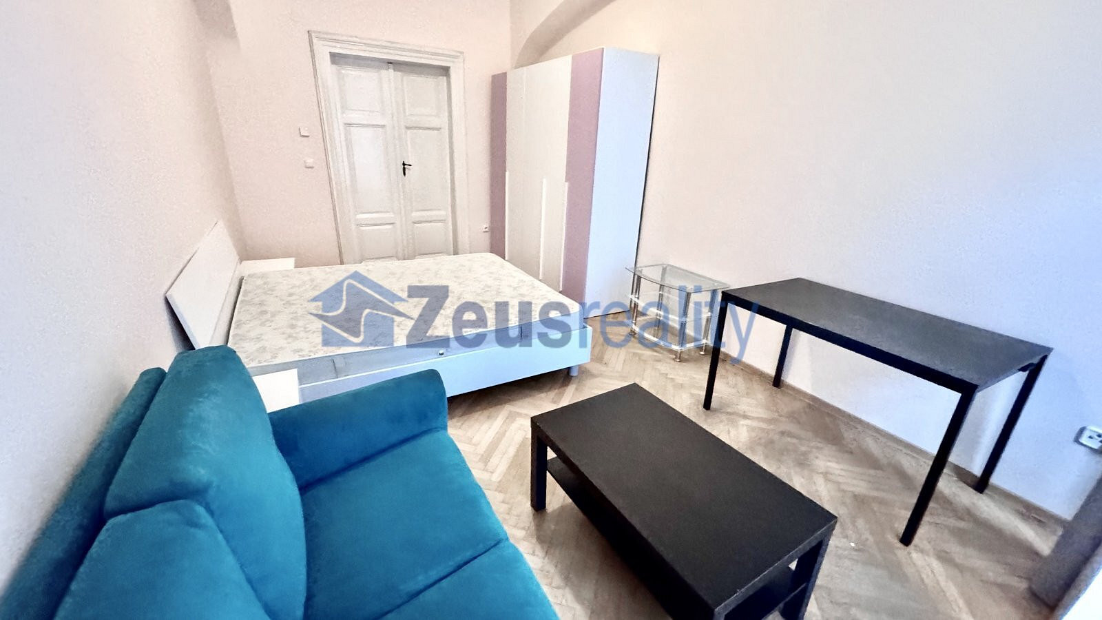 Pronájem bytu 2+kk 32 m² — photo 3