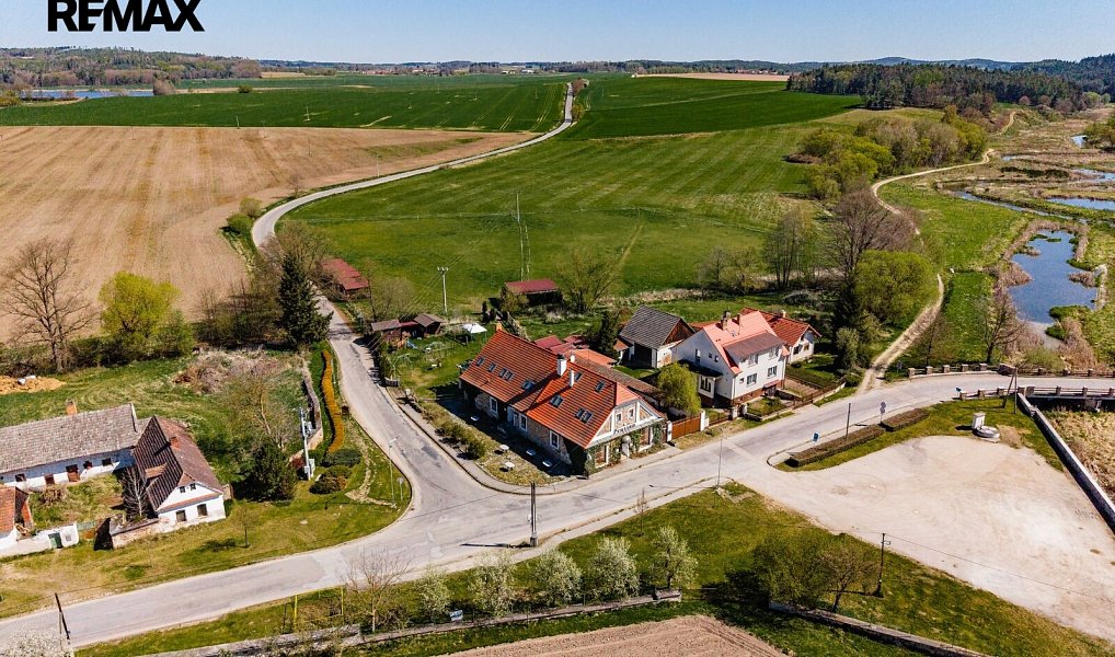 Prodej ubytovacího objektu 398 m², Buzice – náhled fotky 4