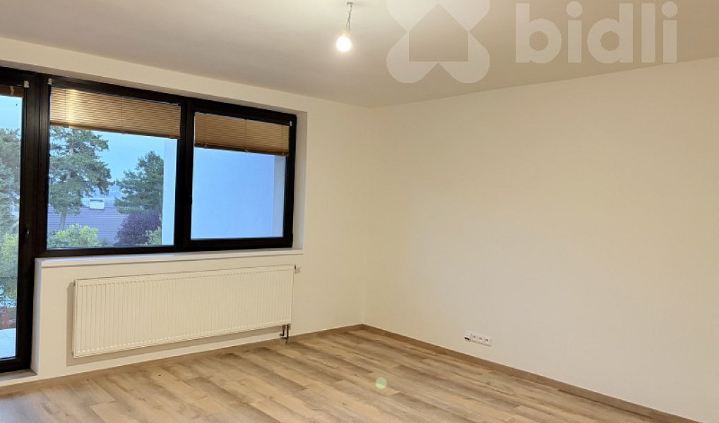 Pronájem bytu 3+1 88 m², Černošice – náhled fotky 6