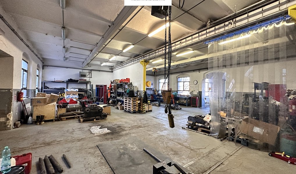 Prodej skladovacích prostor 1 088 m², Králův Dvůr – náhled fotky 2