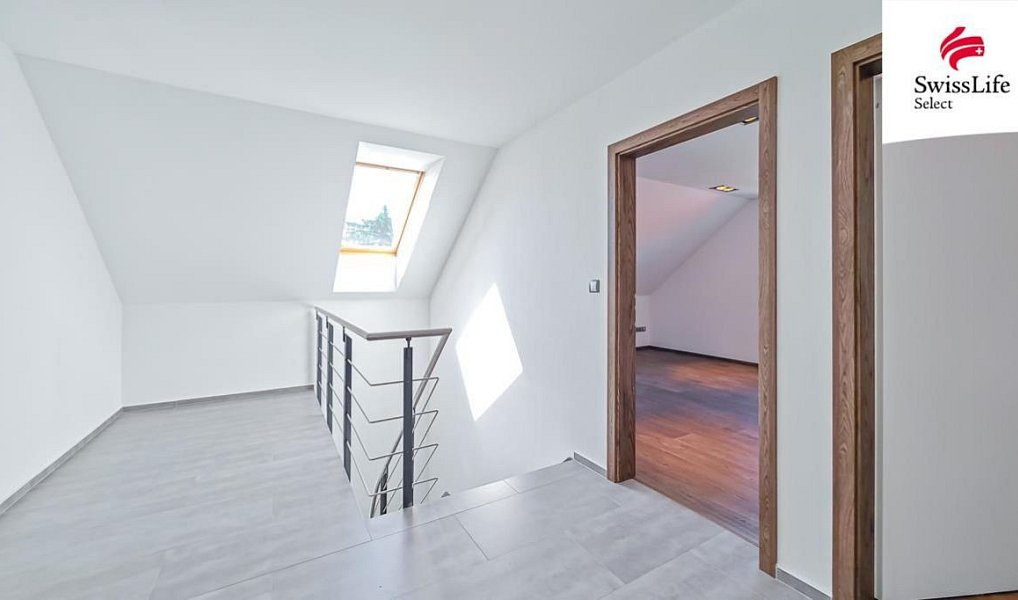 Prodej domu 211 m² s pozemkem 975 m², Ostrov – náhled fotky 16