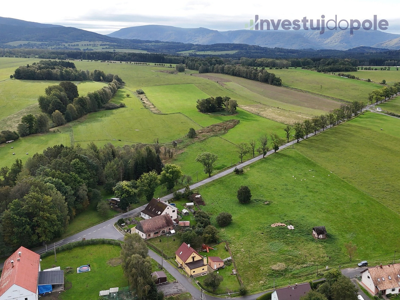 Prodej stavebního pozemku 2 046 m² – fotografie 4