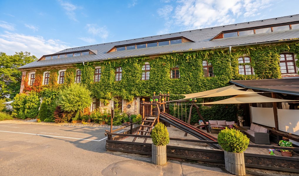 Prodej restaurace 500 m², Jestřebí – náhled fotky 2