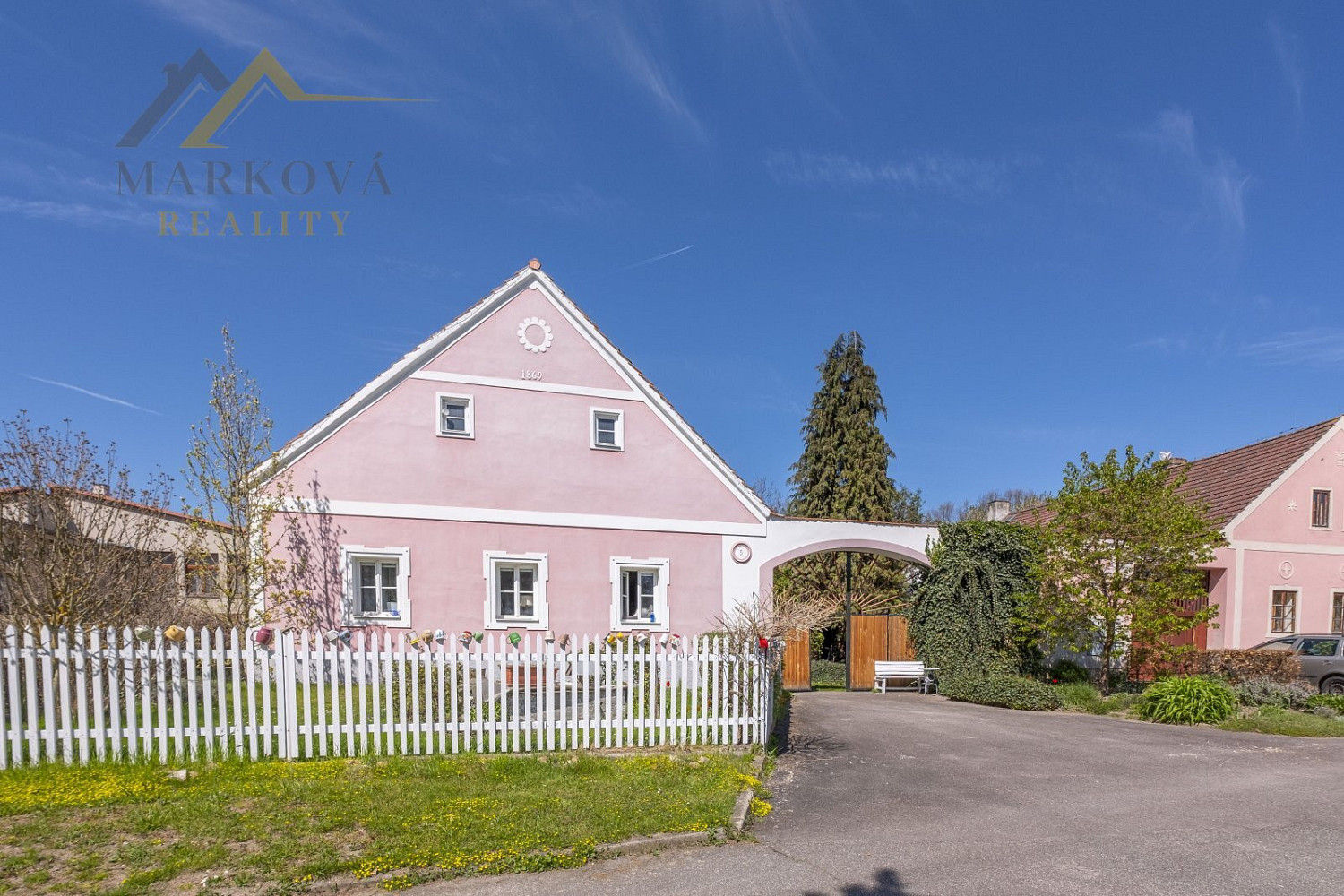 Prodej domu 312 m² s pozemkem 3 167 m²