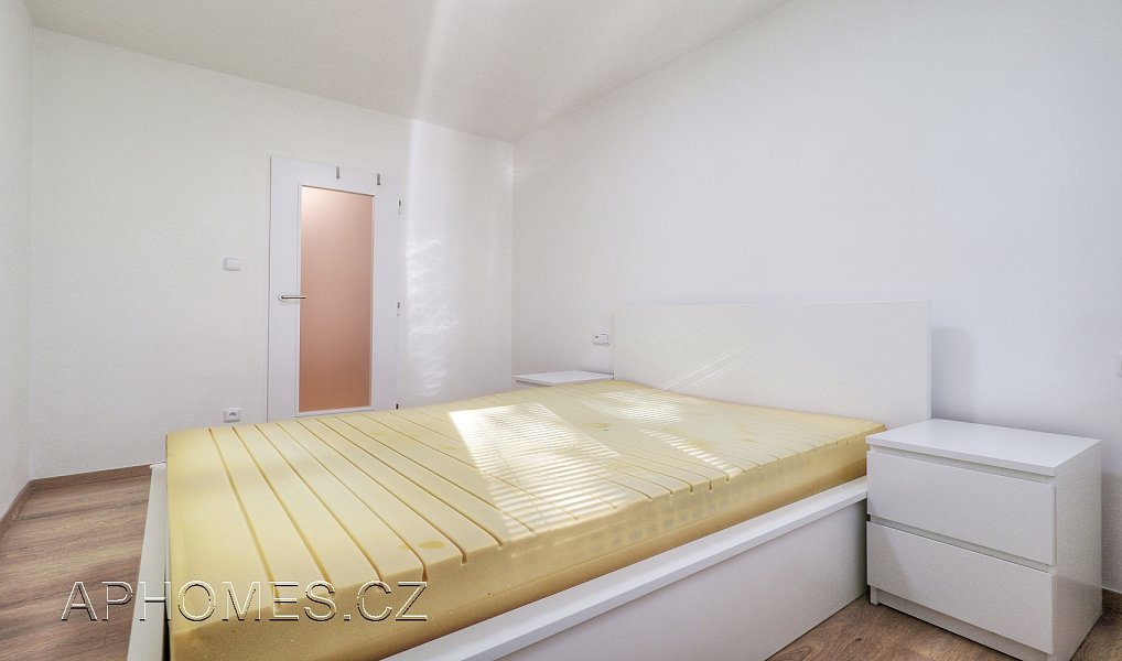 Pronájem bytu 2+kk 40 m², Praha – náhled fotky 4