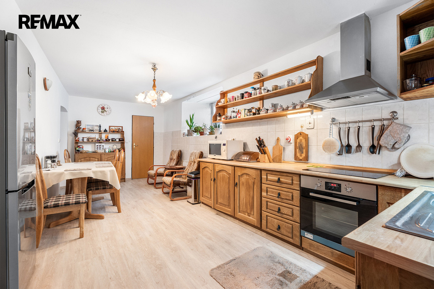 Prodej domu 380 m² s pozemkem 6 048 m² – pohled 6
