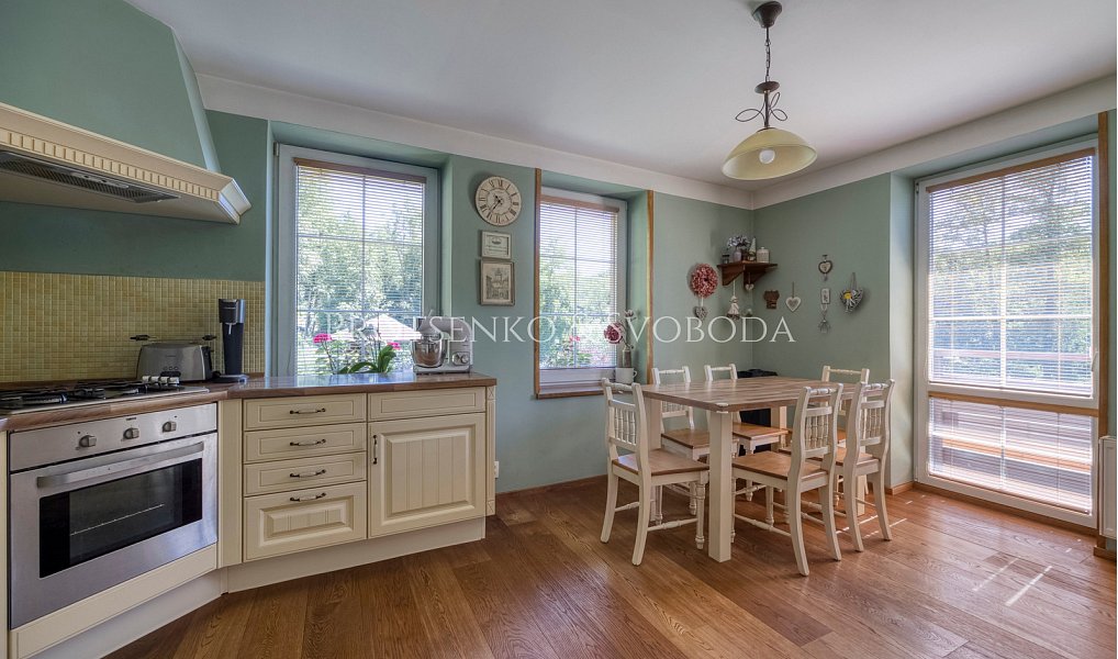 Prodej domu 257 m² s pozemkem 4 348 m², Ledečko – náhled fotky 16